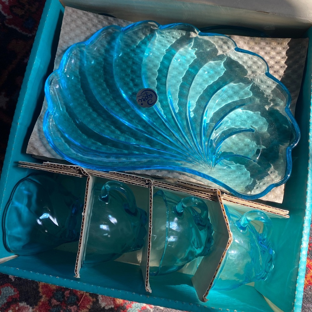 Vintage BNIB 1964 Capri Seashell Plate & Cup Set by Hazel Atlas